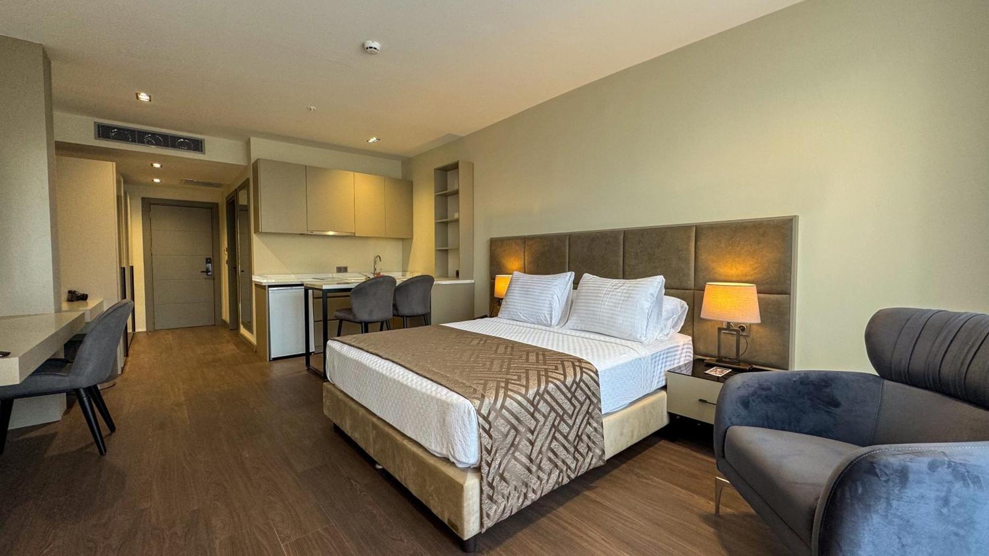 Alice Hotel Анталия Екстериор снимка