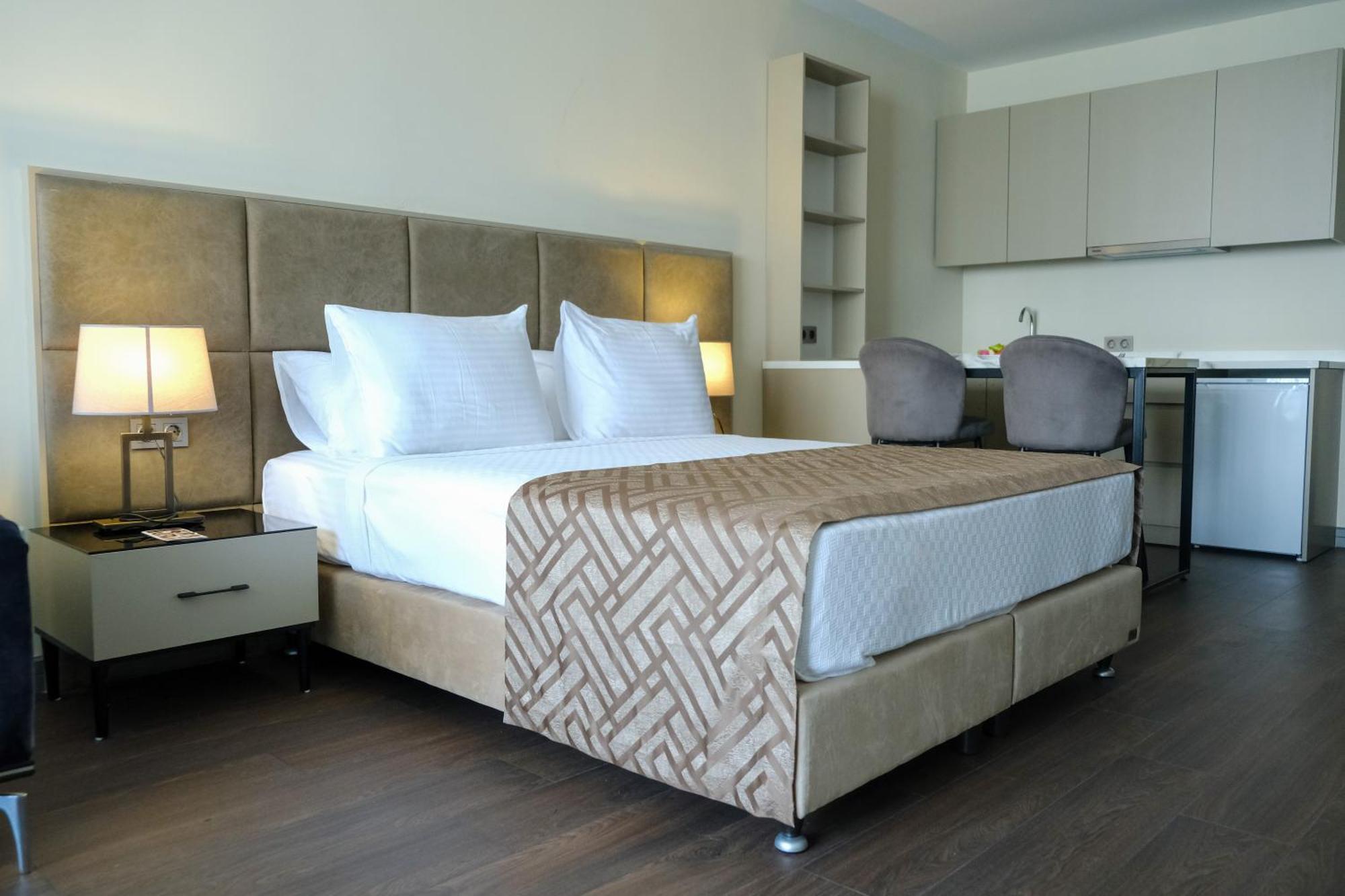 Alice Hotel Анталия Екстериор снимка